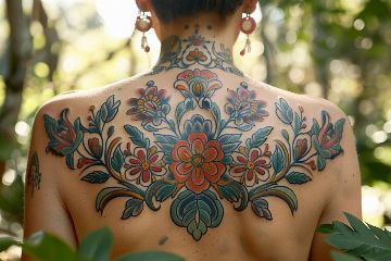 tatouage dans le dos pour femme	